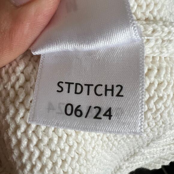 SOLD OUTT - Picture 6 of 8